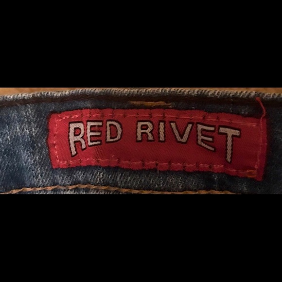 EUC DENIM SHORTS THE STYLE IS WHAT MAKES THEM!!!💕 - Picture 5 of 5